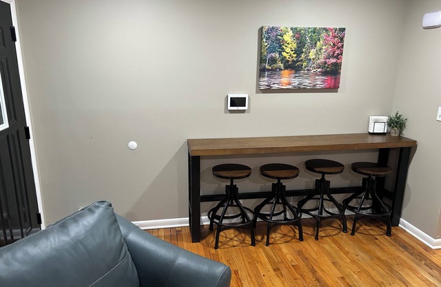 Keyless Entry, 3 BR 2 BA, 5 total Beds, Family Friendly
