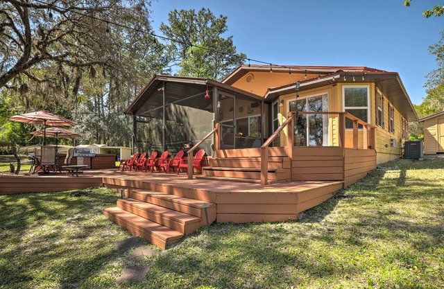 ¡NUEVO! Lake Hutchinson Home - BBQ & Firepit!
