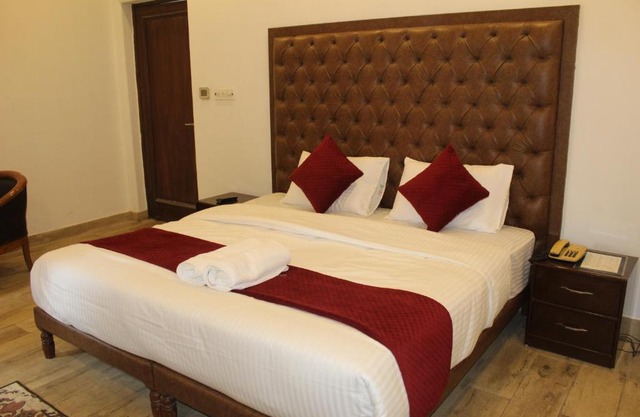 Khanna Residency