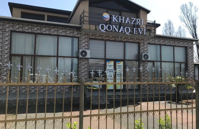 Khazri Qonaq evi/Guest House