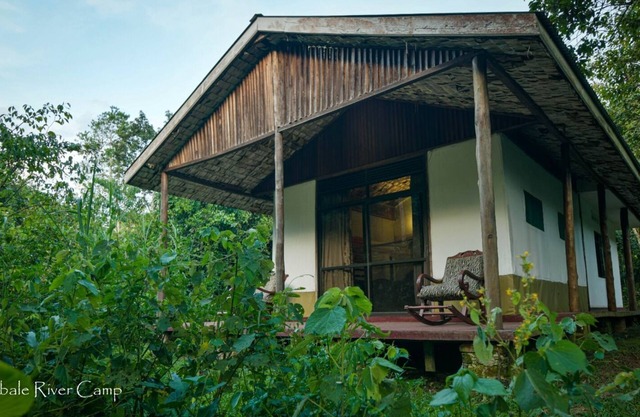 Rweteera Safari Park Lakeside Camp