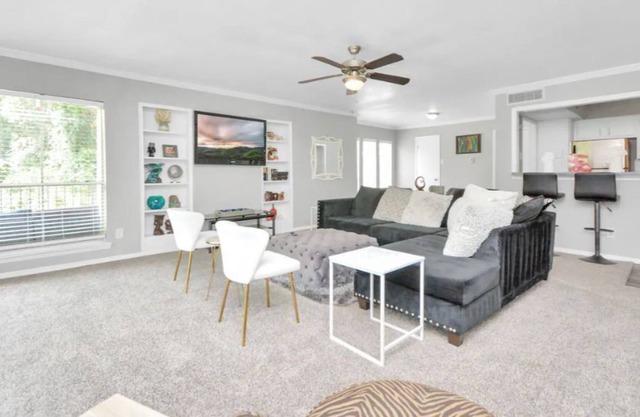 Kick back and relax in this kid friendly, calm, stylish space.
