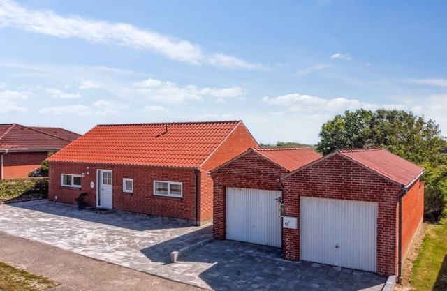 "Kiersten" - 5km from the sea by Interhome