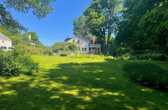 Kilburn Manor 1820 Historical house