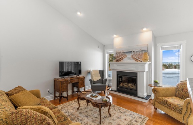 Kildare Ocean Oasis-(BEACH FRONT WITH ACCESS)