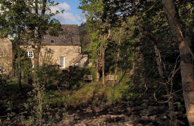 Kiln House: Idyllically situated Highland home with wildlife garden and river.