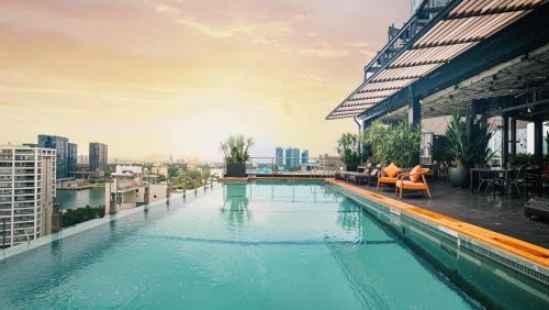 Kin Hotel Thi Sach