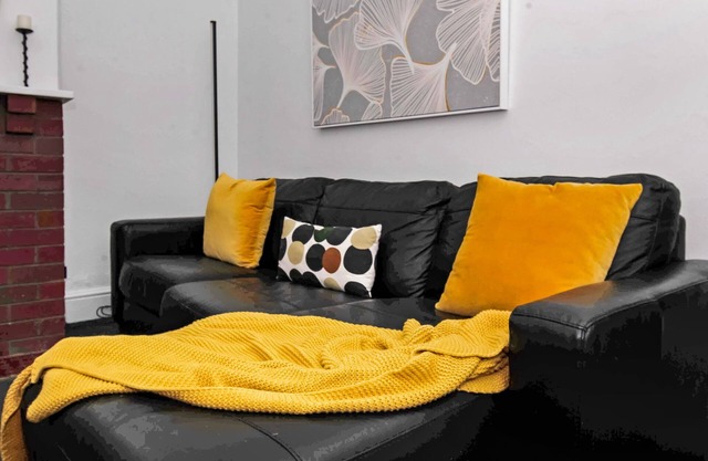 Kincaid Cottage - Cozy 2 Bed Home, CBD Location