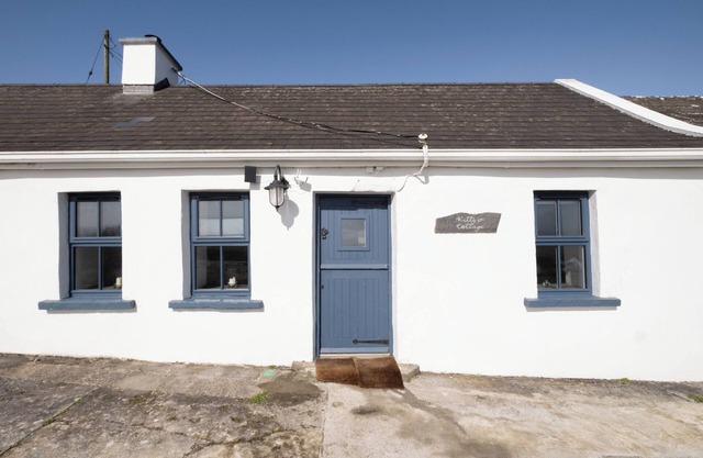 Kineilty (Kitty's) Cottage - Breathtaking Sea Views!