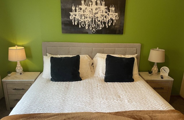 King | 5min Hosp | 10min Airport | 300 Mbps