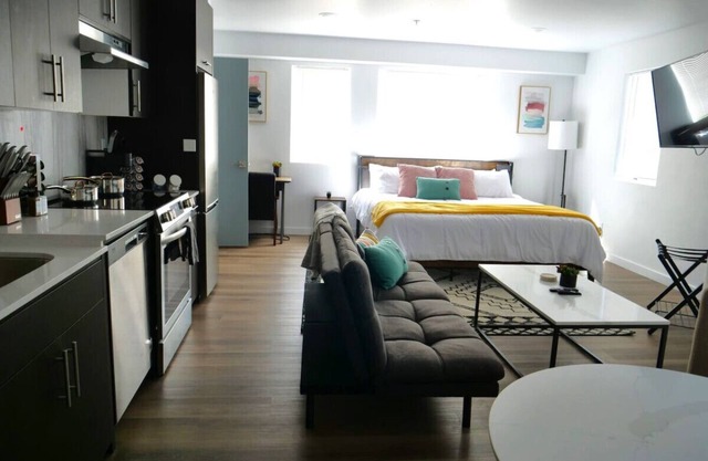 KingBed/ADA/W&D/SmartTV