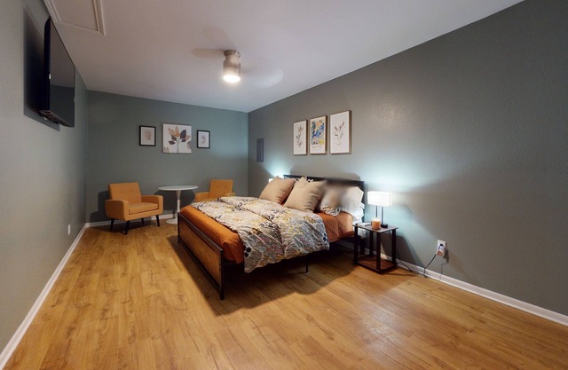 King BED /Air Port/Lackland/Quarry/Medical Center