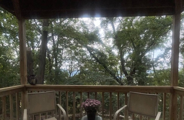 King Bed + Balcony in Swissvale- Neicy’s Nest-B