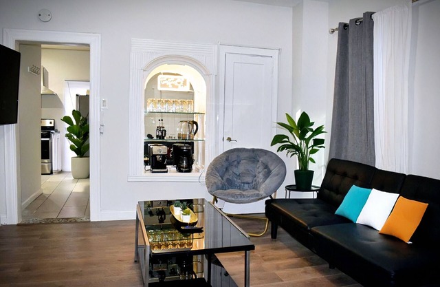 King Bed / Coffee Bar / Meditation Room / Remote Work / PacMan / 30min to NYC