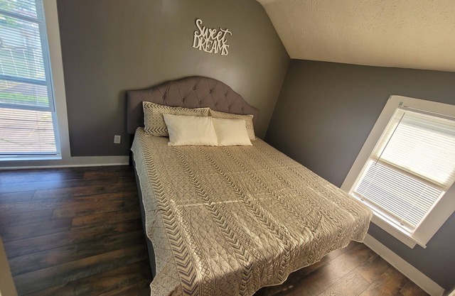 King Bed Downtown Sparrow Hospital