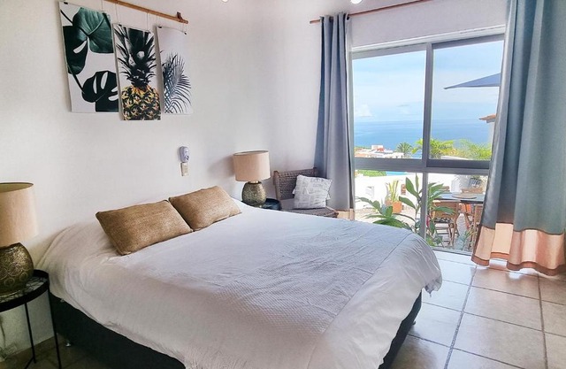 King Bed Suite in Private Hilltop Home Pool AC and Ocean Views