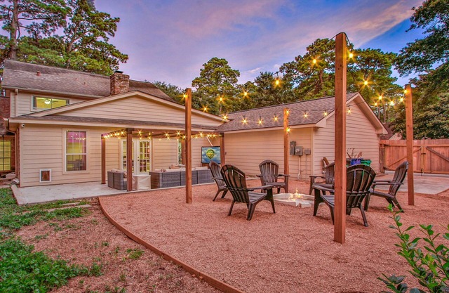 King Beds Game Lounge Fire Pit Movie Under Stars