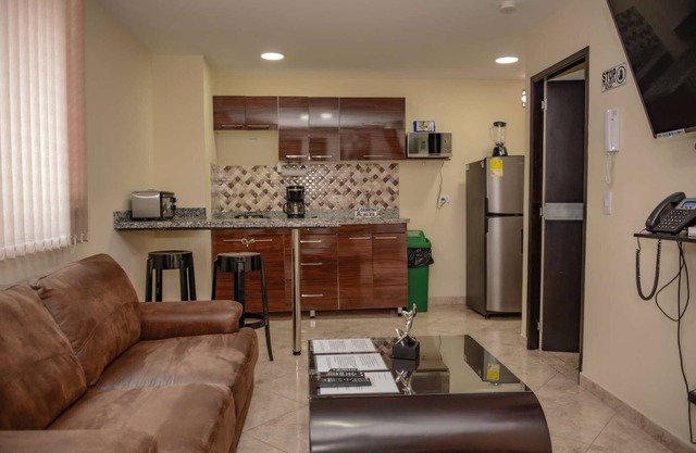 ELEVADOR DE TINA CALIENTE King de una habitación con 2 pantallas planas