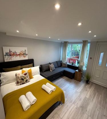 King's Cross Lawrence Private Rooms