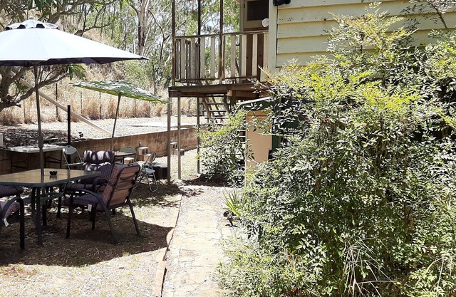 King Single plus 3 Singles in Meyenburg House with shared bathroom & kitchen