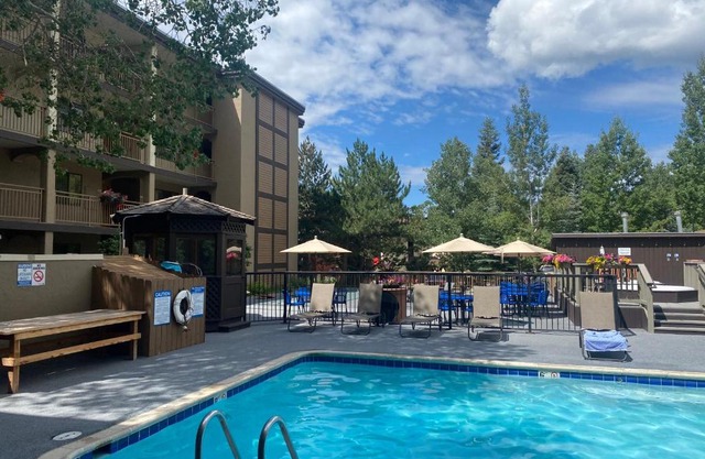 King size bed in vail village