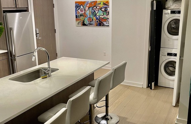 King size luxury condo New York view