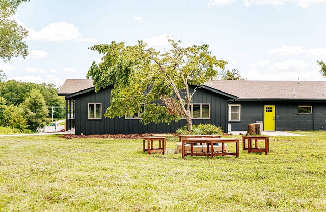 King Studio Stay in Afton w/ Desk + Private Entry
