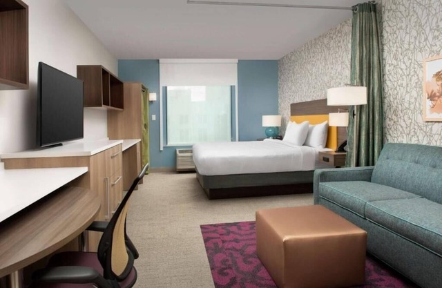 King Studio Suite Near We Design Studio ORL