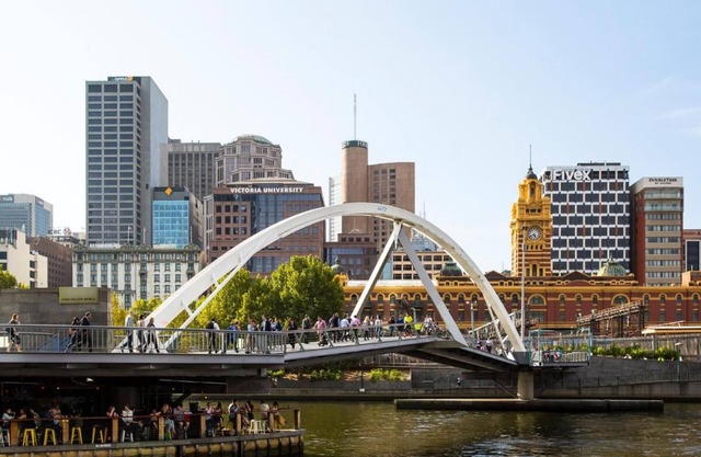 King Studio Wheelchair accessible Apartment at Rosslyn Street Melbourne