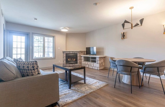 King Suite, Jacuzzi, Full Kitchen, Heated pool