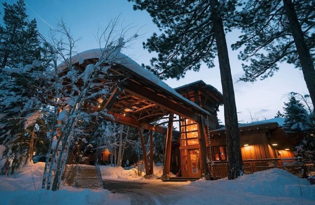 King + Twin Sleeper + Full, Gravity Haus, Sauna, Outdoor Hot Tub - 2 Units