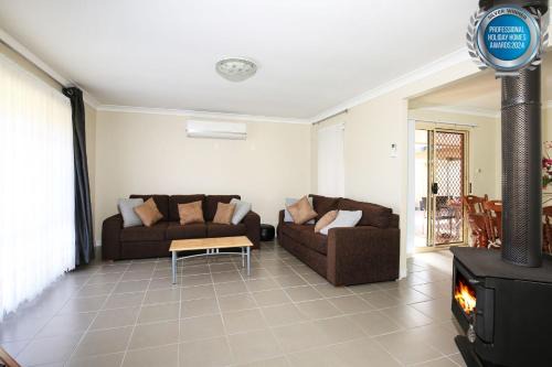 Kingfisher I Pet Friendly I 10 Min Walk to Beach