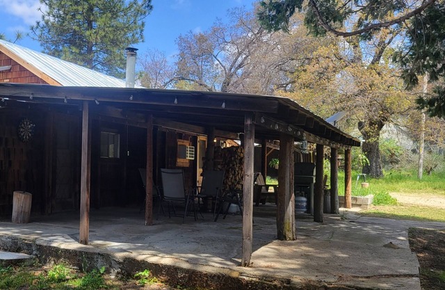 Kings Canyon/Sequoia Rustic Cabin