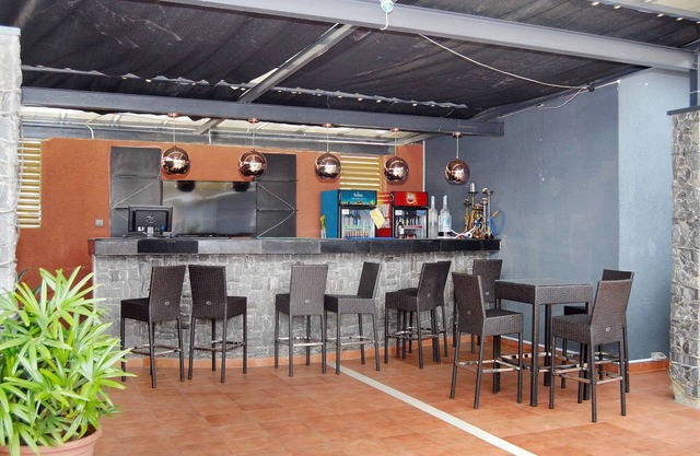 Kings Celia Hotel & Suites
