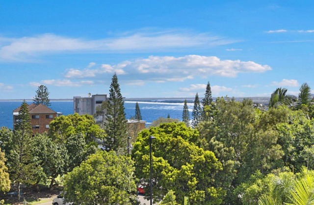 Kings Cove Unit 12 - Family-friendly retreat with exclusive rooftop views
