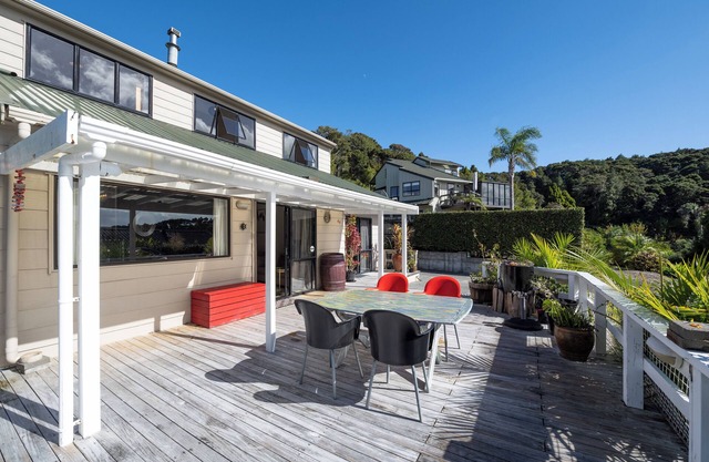 Kings Summer House - Paihia Holiday Home