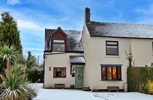 Hollins Cottage