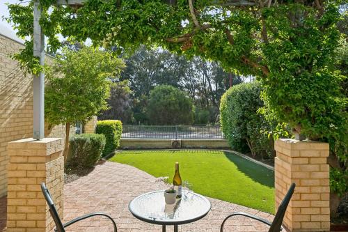 Kingsley Lake House 500Mbps Lakeside Wineries