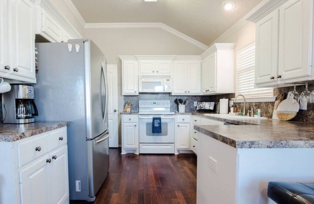 ◈ Kingston House ◈ 3BR/2BA ◈ Pet Friendly