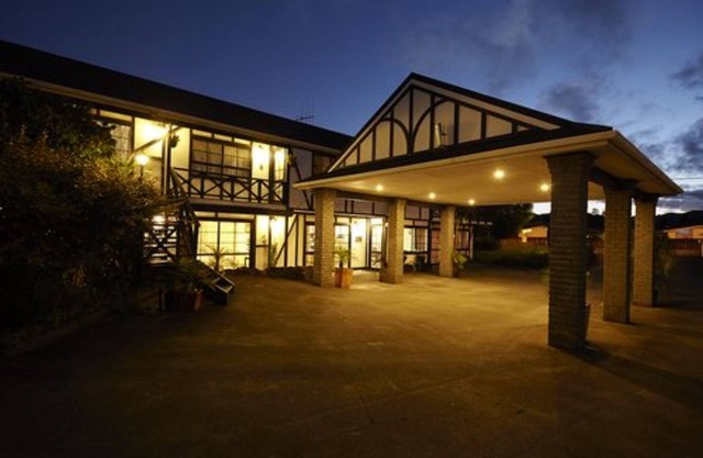 Kingswood Manor Motel