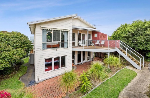 Kinloch Beach House 28