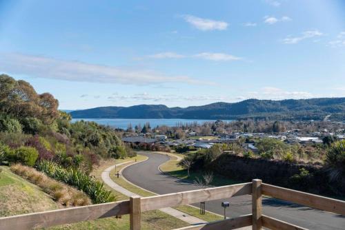 Kinloch Lookout