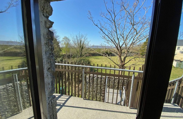 Kinvara Holiday Accommodation (Top)