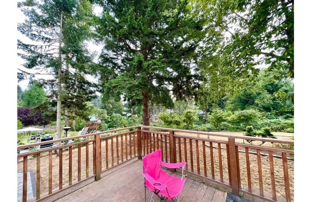 Kirkland Cheerful 3 bedroom 2 bath house