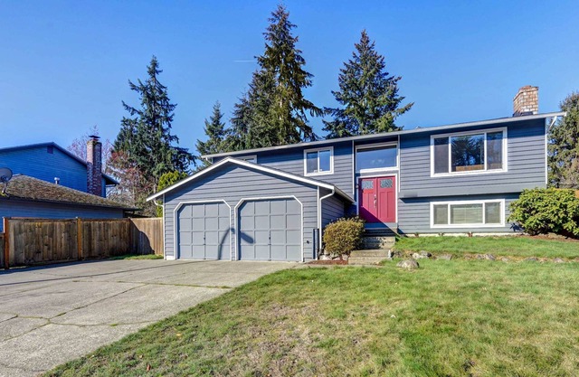 Kirkland Vacation Rental w/ Pool & Trampoline!