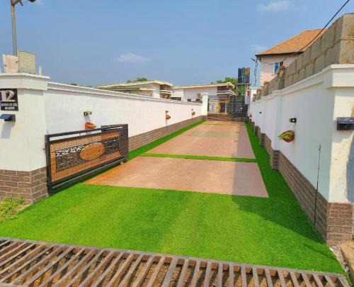 Kiscourt apartment