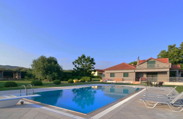 Villa Navarino - Finca privada con piscina, cancha de tenis y jardines