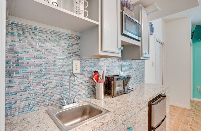 Cozy Kissimmee Studio Near Disney Theme Parks