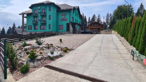 Kisva Hotel