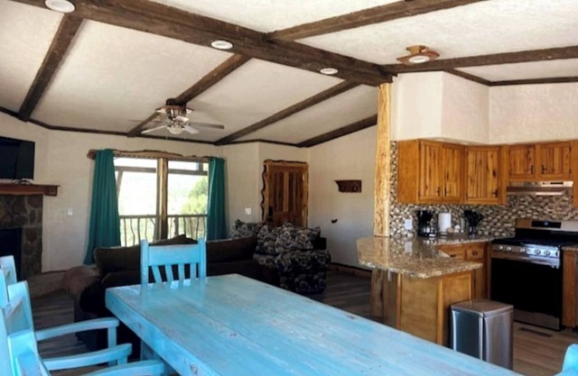 Kit Carson Cabin 2BR Rustic w/Mountain Views
